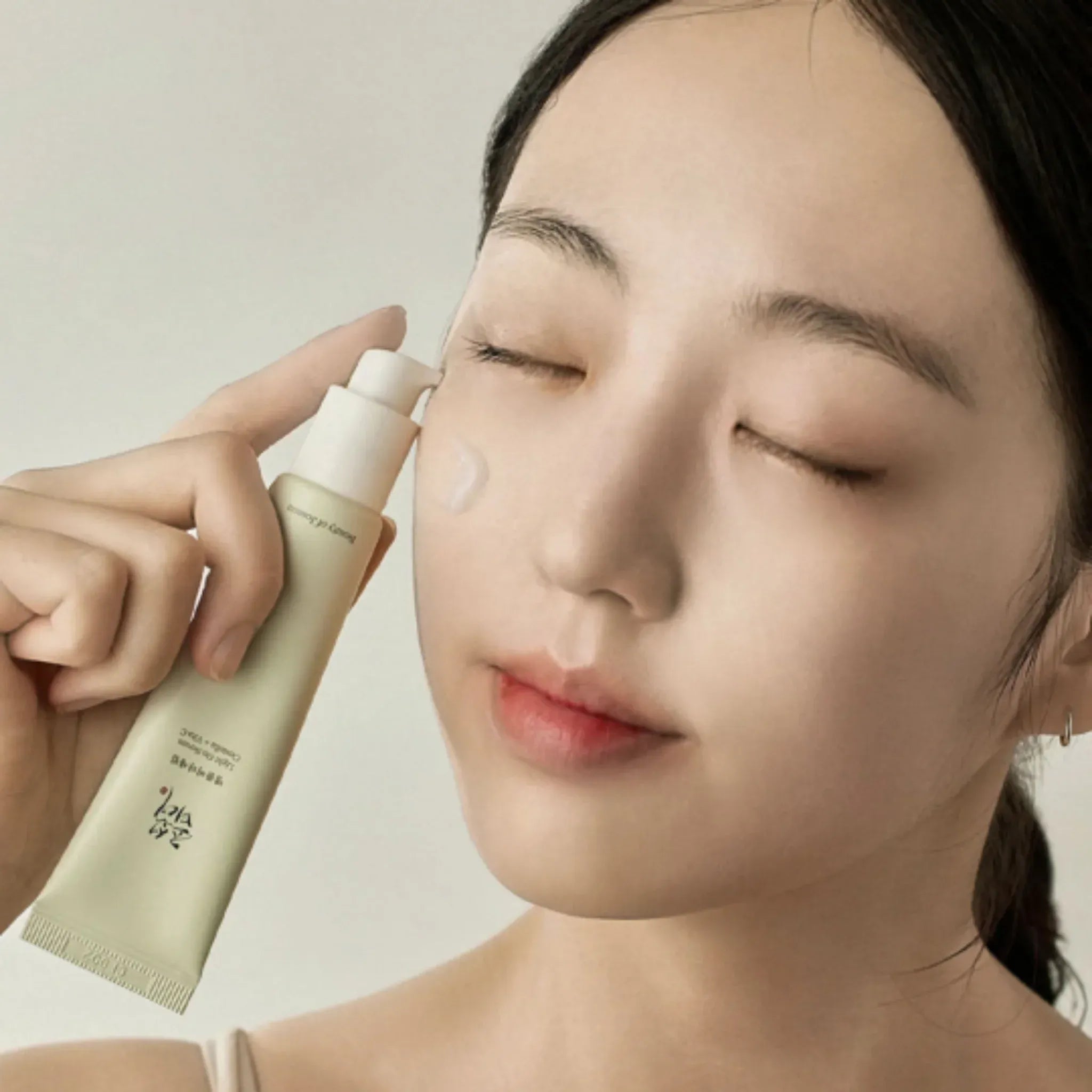 BEAUTY OF JOSEON Light On Serum for Brightening & Sensitive Skin in Kuwait texture
